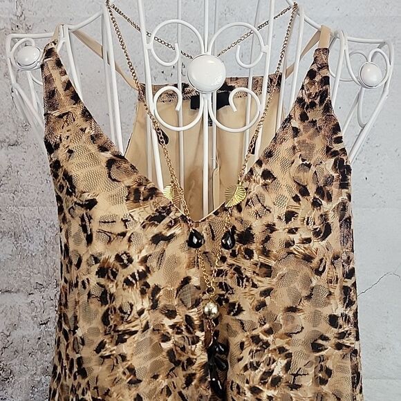 Love J Leopard Print Sleevelesd Women's Top Size M  NWT - Picture 2 of 10
